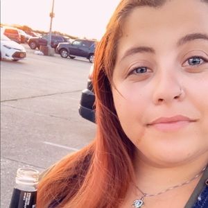 Meet your Posher, Chrissy